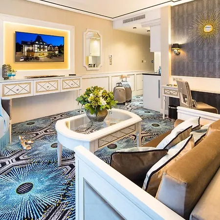 Royal Baltic 4* Luxury Boutique מלון