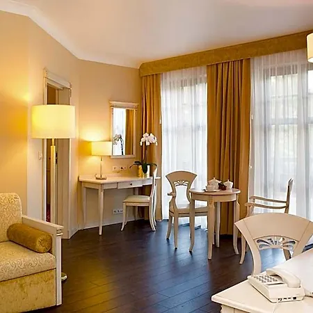 Royal Baltic 4* Luxury Boutique אוסטקה